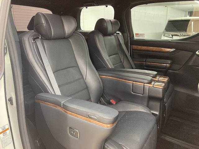 トヨタ&nbsp;ヴェルファイアの画像6