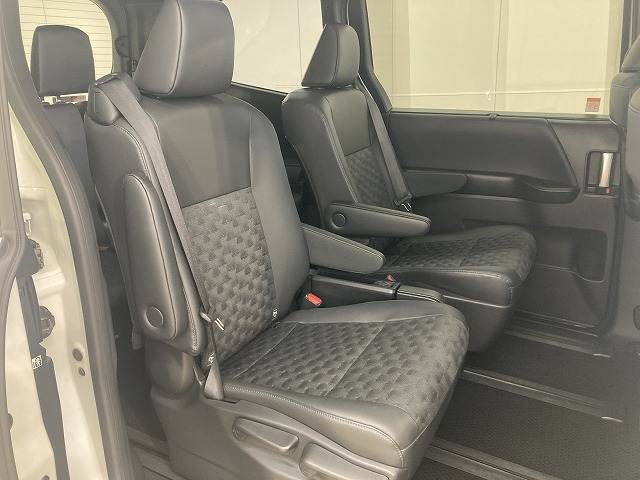 トヨタ&nbsp;ヴォクシーの画像6