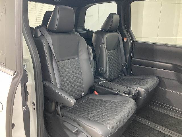 トヨタ&nbsp;ヴォクシーの画像6