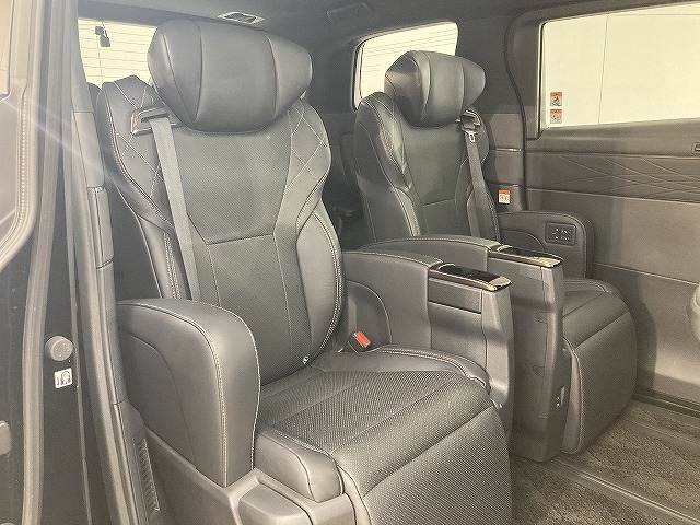 トヨタ&nbsp;ヴェルファイアハイブリッドの画像6