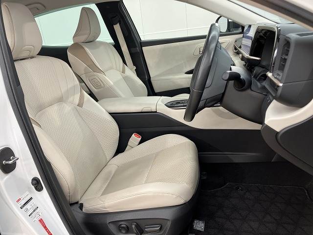 クラウンクロスオーバーG “Advanced・Leather Package” 内装他