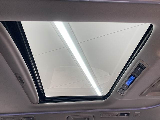 トヨタ&nbsp;アルファードの画像8