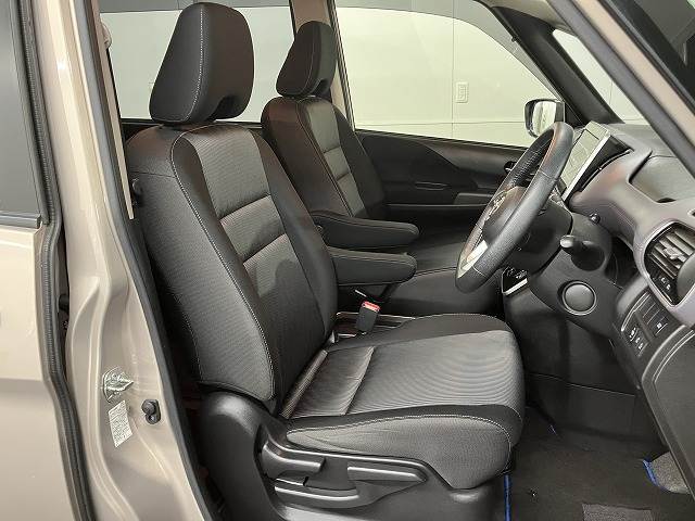 セレナハイブリッド e-POWER ハイウェイスターV 内装他