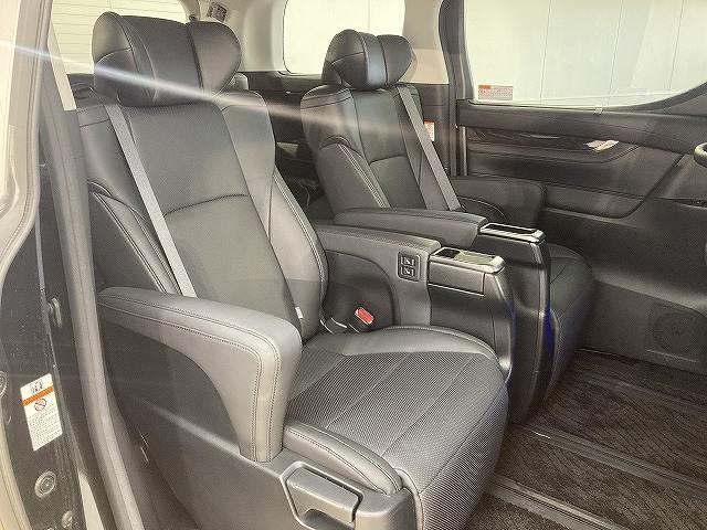 トヨタ&nbsp;ヴェルファイアの画像6