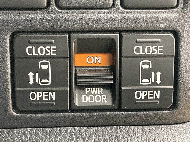 トヨタ&nbsp;エスクァイアハイブリッドの画像10