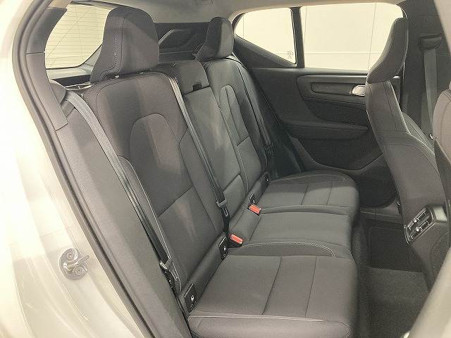 XC40□B3 Momentum 内装他