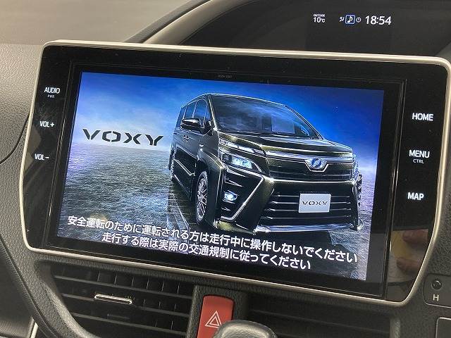 トヨタ&nbsp;ヴォクシーの画像3