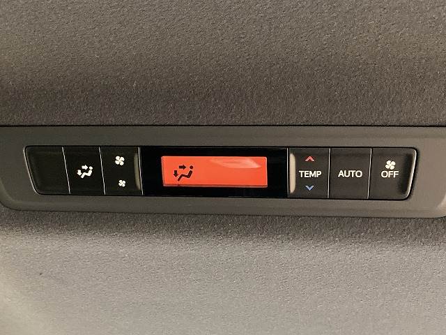 トヨタ&nbsp;ヴォクシーの画像9