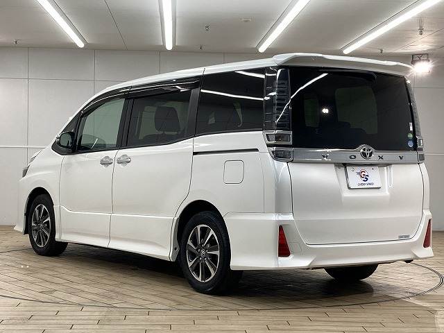 トヨタ&nbsp;ヴォクシーの画像16