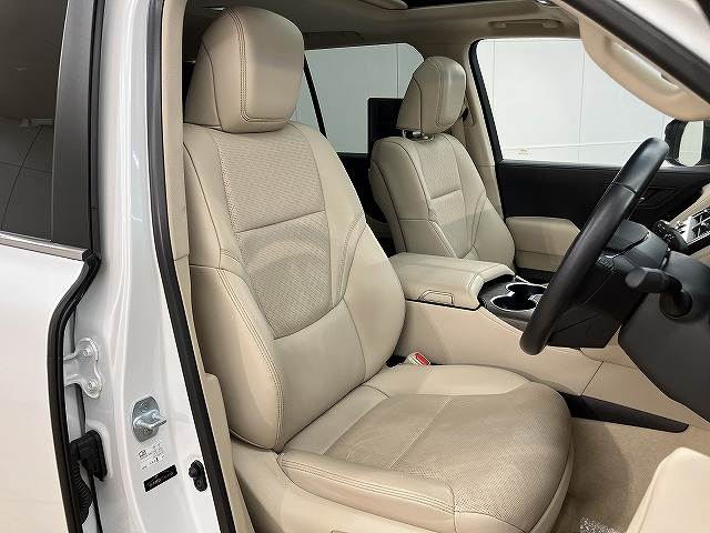 トヨタ&nbsp;ランドクルーザー300系の画像5