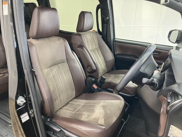 エスクァイアハイブリッドGi “Premium Package” 内装他