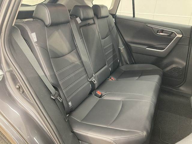 RAV4HYBRID G 内装他