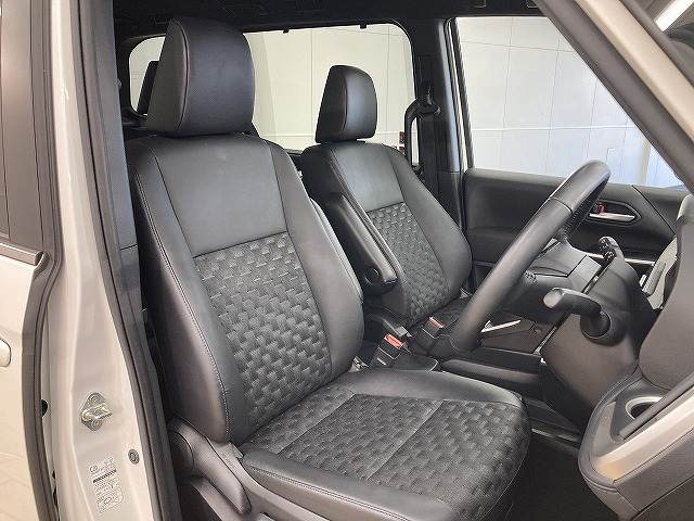 ヴォクシーハイブリッドS-Z 内装他