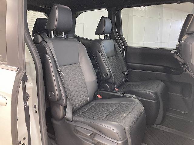 ヴォクシーハイブリッドS-Z 内装他