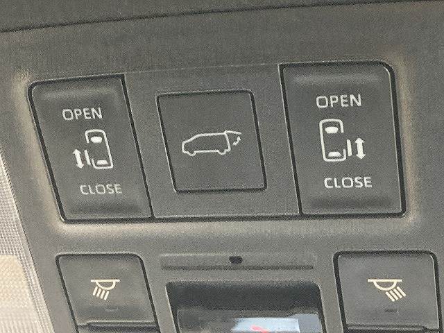 トヨタ&nbsp;ヴォクシーハイブリッドの画像8