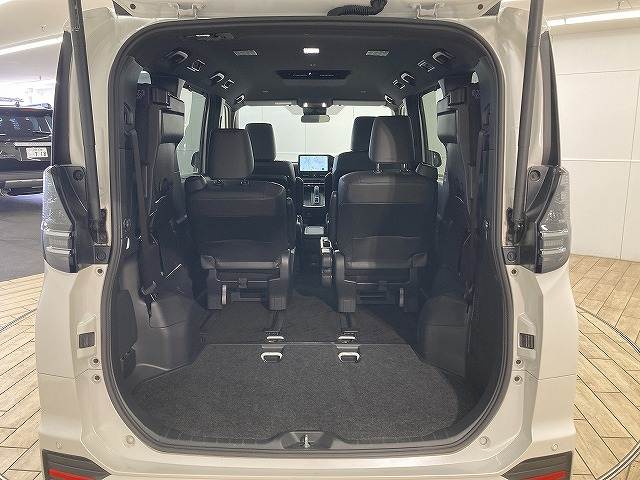 トヨタ&nbsp;ヴォクシーハイブリッドの画像13