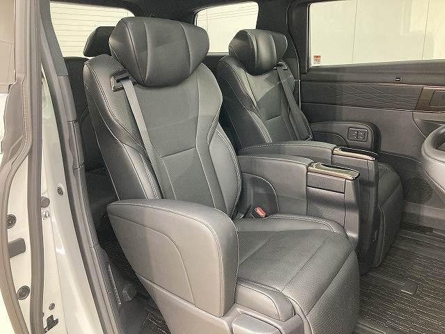 トヨタ&nbsp;アルファードの画像6