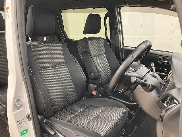 トヨタ&nbsp;ヴォクシーハイブリッドの画像5