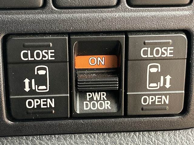 トヨタ&nbsp;ヴォクシーハイブリッドの画像10