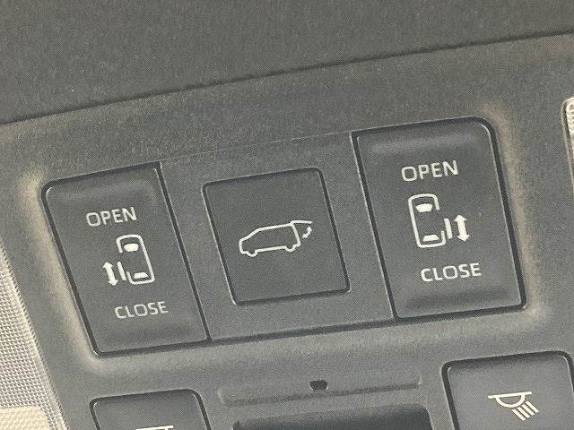 トヨタ ヴォクシーハイブリッドの画像10