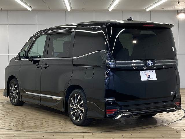 トヨタ ヴォクシーハイブリッドの画像16