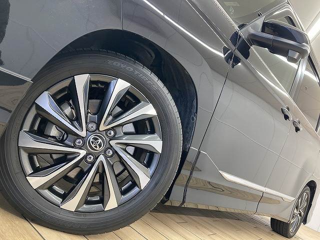 トヨタ ヴォクシーハイブリッドの画像19