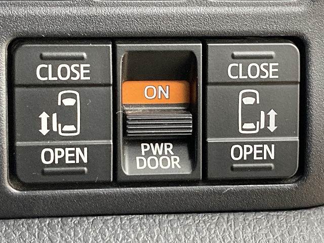 トヨタ&nbsp;ノアハイブリッドの画像9