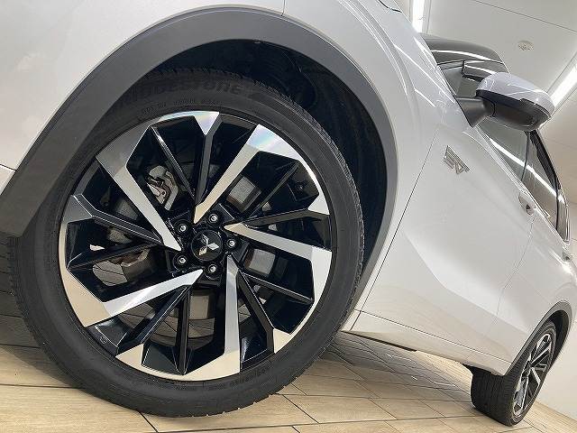 三菱 アウトランダーPHEVの画像18