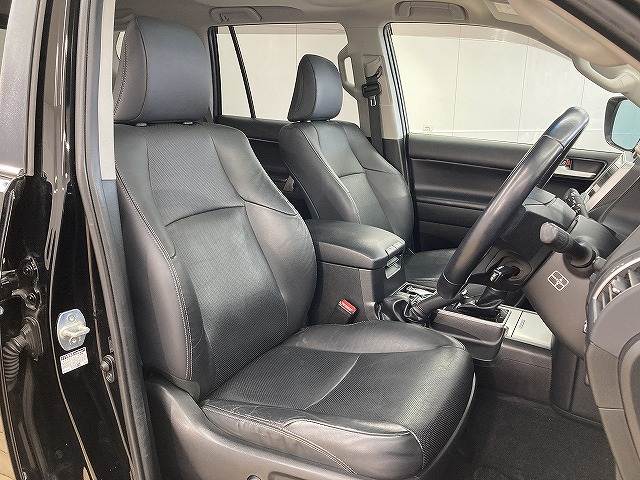 ランドクルーザープラドTX “Lパッケージ” 内装他