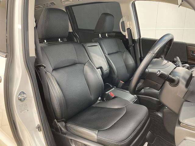 オデッセイe:HEV ABSOLUTE・EX 内装他