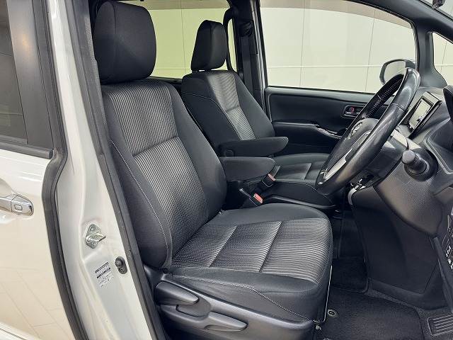 トヨタ&nbsp;ヴォクシーの画像5