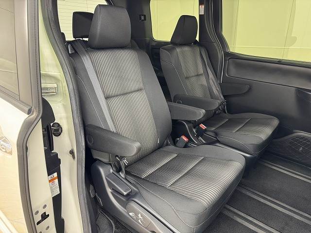 トヨタ&nbsp;ヴォクシーの画像6