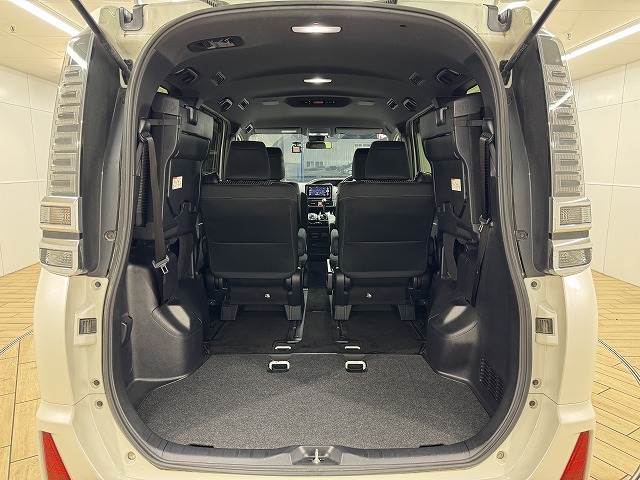 トヨタ&nbsp;ヴォクシーの画像13