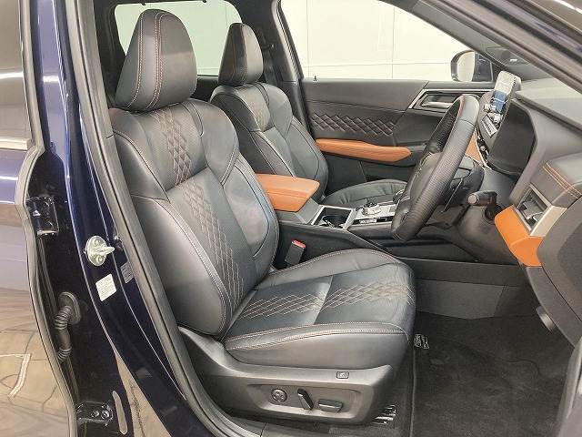 アウトランダーPHEVP 内装他