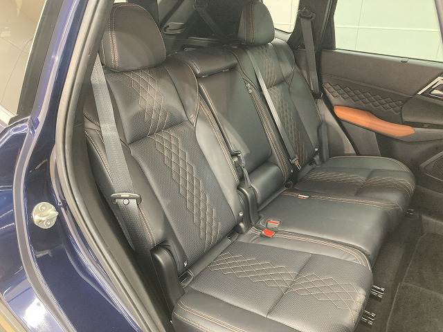 アウトランダーPHEVP 内装他