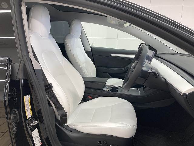 Model 3スタンダードレンジプラス 内装他