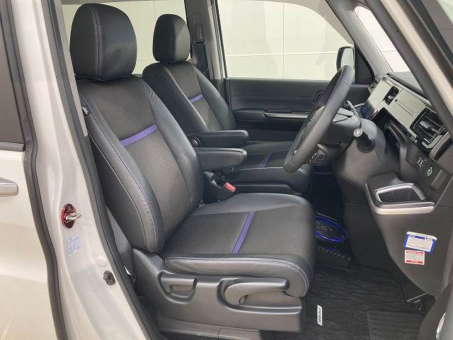 ステップワゴンスパーダ HV G EX Honda SENSING BLACK STYLE 内装他