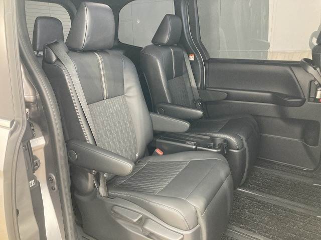 トヨタ&nbsp;ノアハイブリッドの画像6