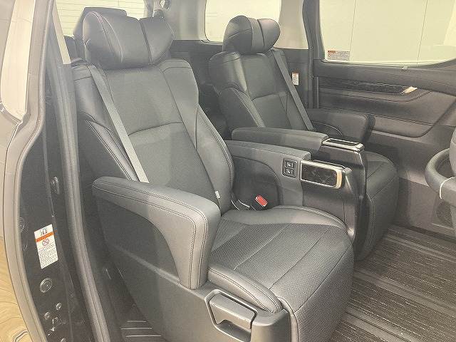 トヨタ&nbsp;アルファードの画像6