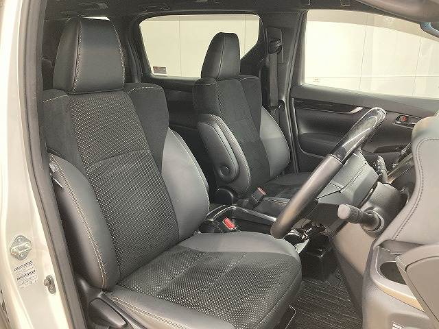 トヨタ&nbsp;アルファードの画像5