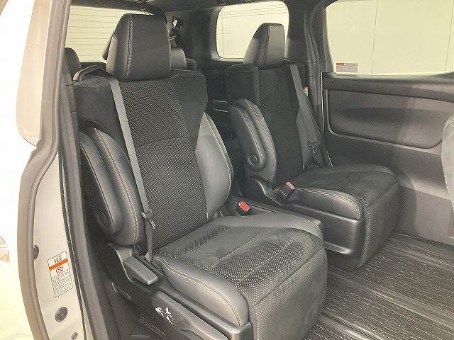 トヨタ&nbsp;アルファードの画像6