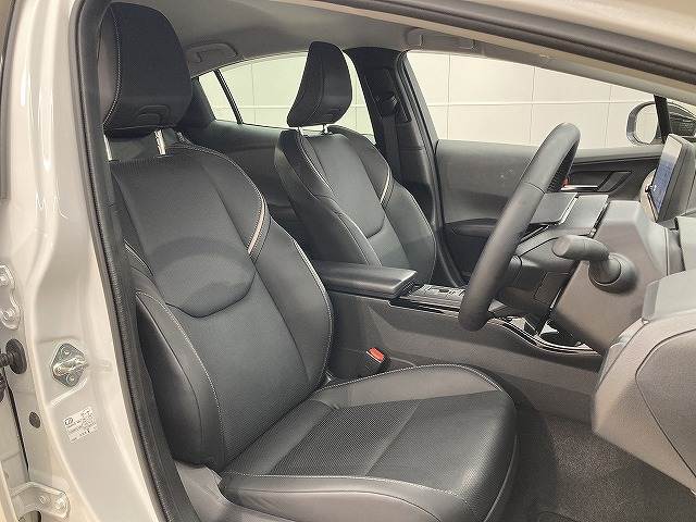 プリウスZ 内装他