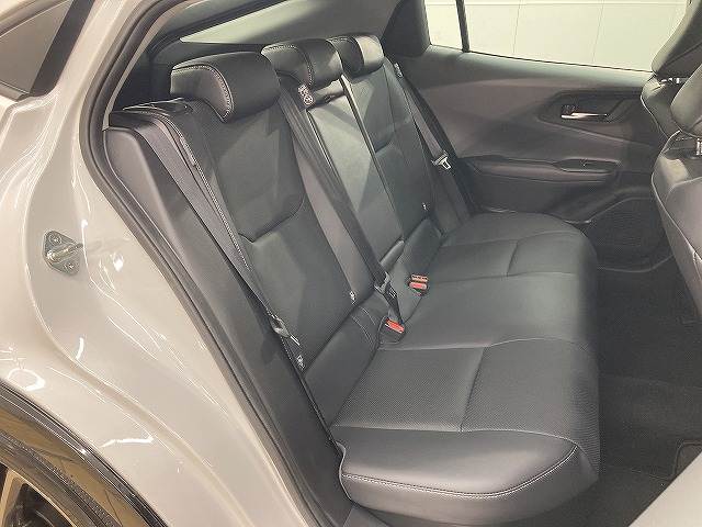 プリウスZ 内装他