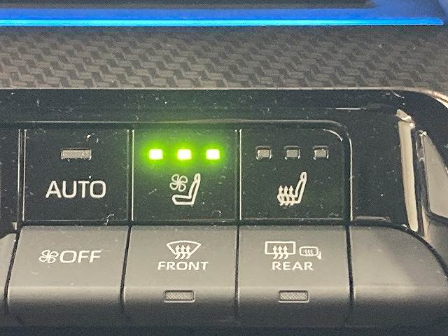 トヨタ&nbsp;プリウスの画像8