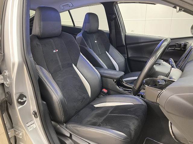 プリウスPHVS “ナビパッケージ・GR SPORT” 内装他