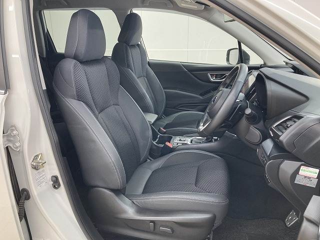 フォレスターハイブリッド Advance 内装他