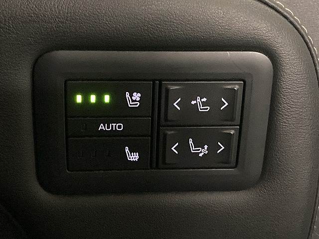 トヨタ アルファードハイブリッドの画像8