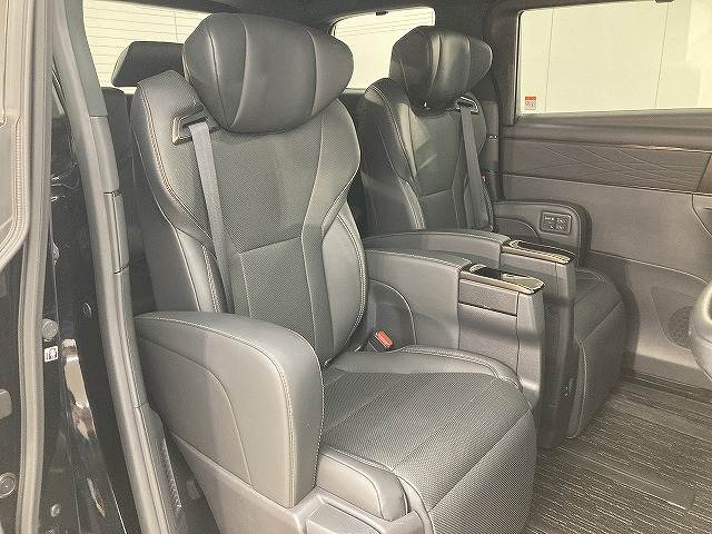 トヨタ アルファードハイブリッドの画像12