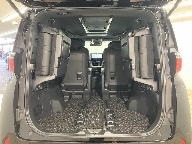 トヨタ アルファードハイブリッドの画像14