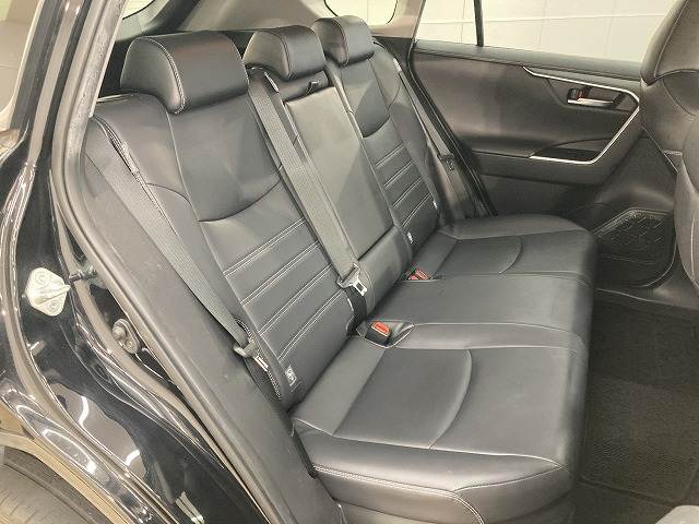 RAV4HYBRID G 内装他